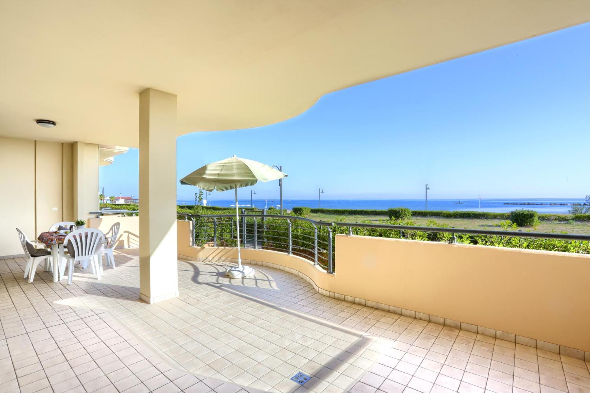רוזטו דליי אברוצי Mazzarosa Residence מראה חיצוני תמונה